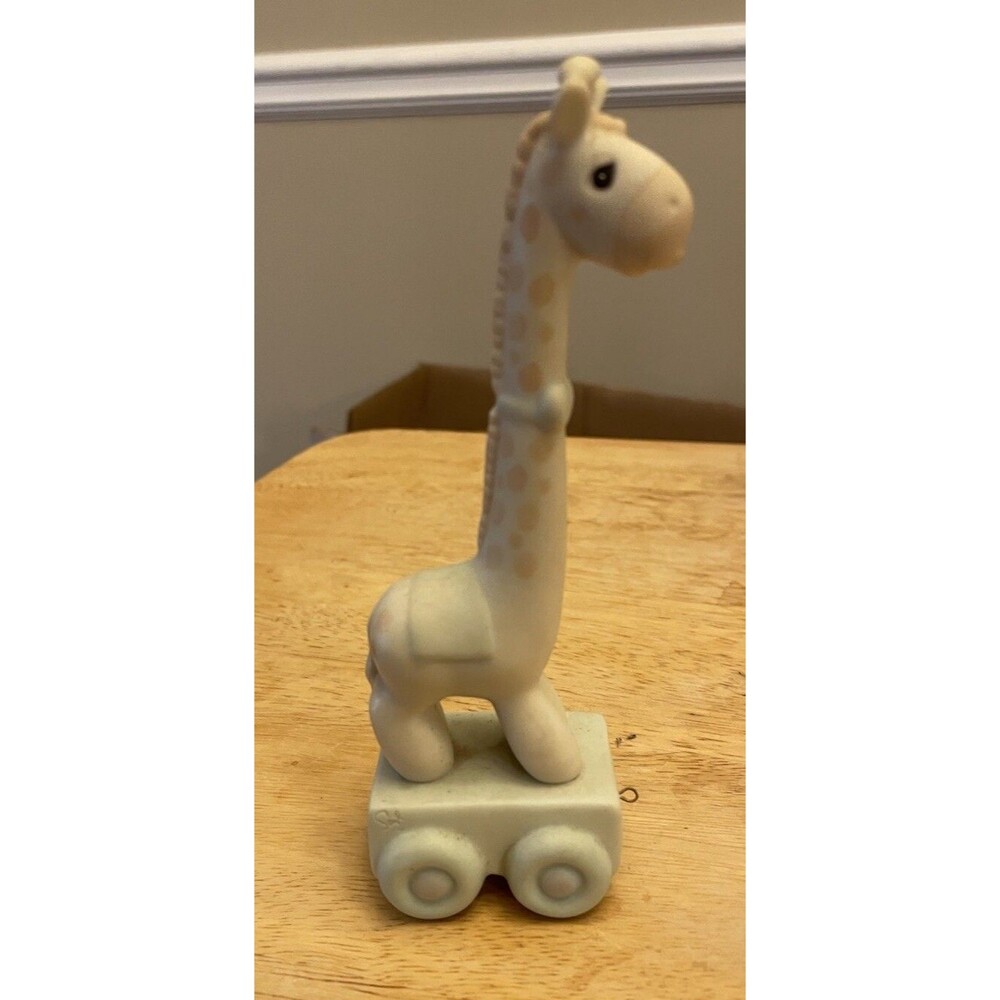 Enesco Precious Moments Birthday Train Age 6 Giraffe #15997 - "Keep Looking Up"
